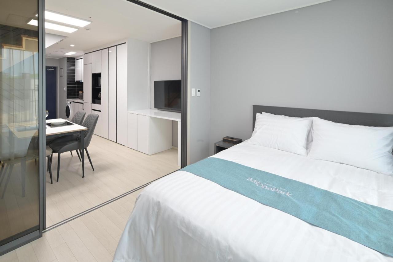 Bayone Park Apartment Yeosu Bagian luar foto