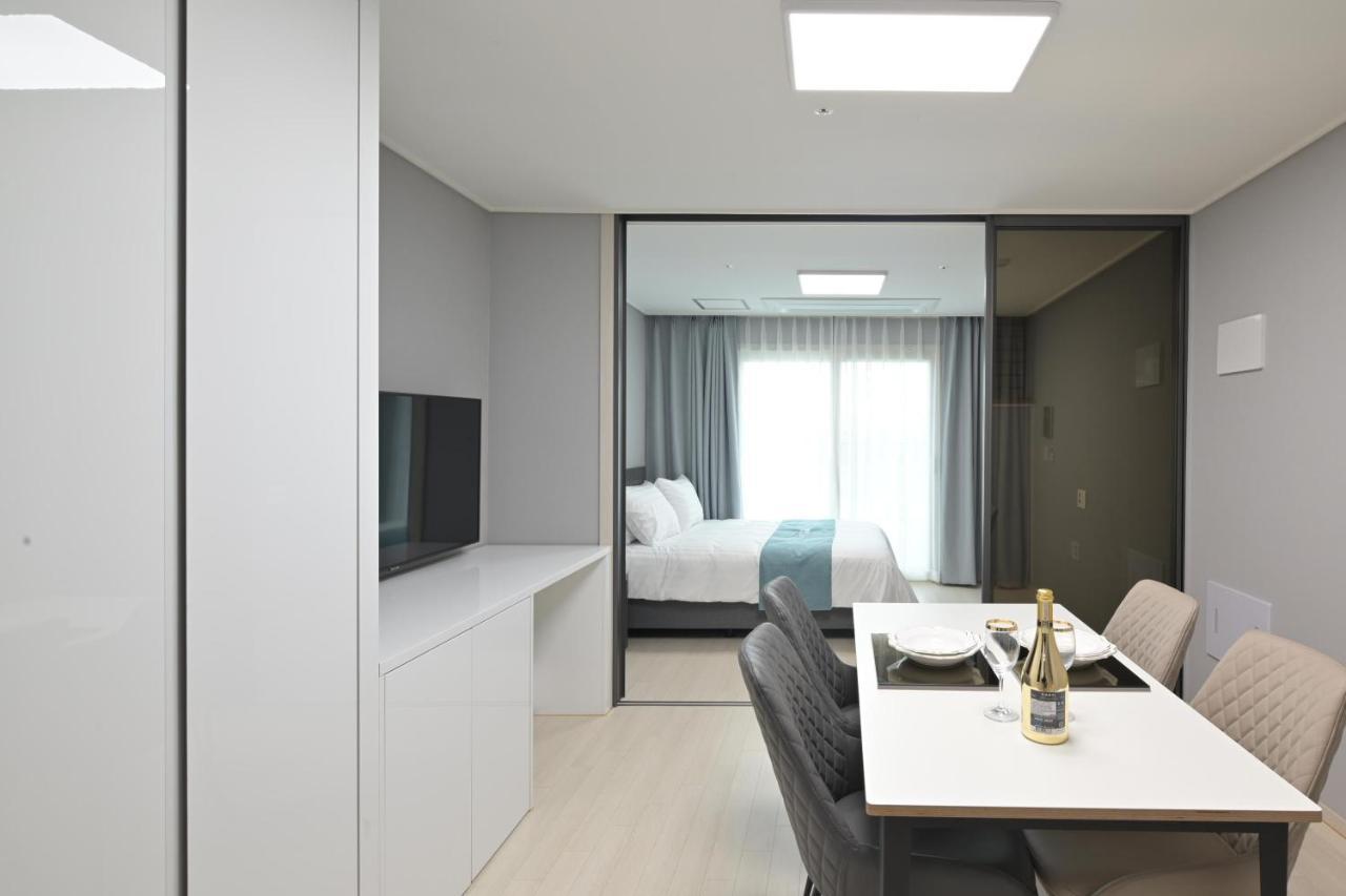 Bayone Park Apartment Yeosu Bagian luar foto